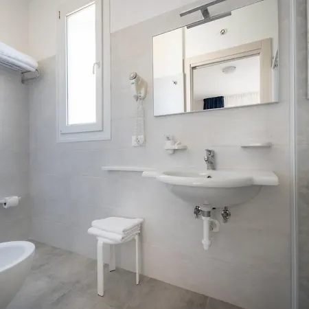 מלון Gardenia קאורלה