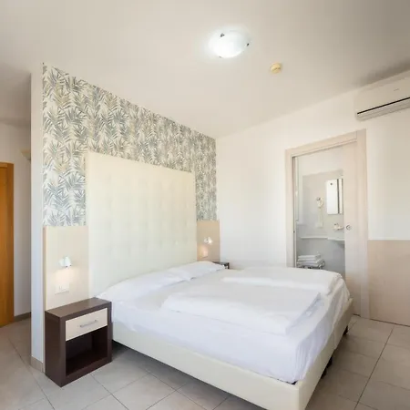 Gardenia מלון קאורלה